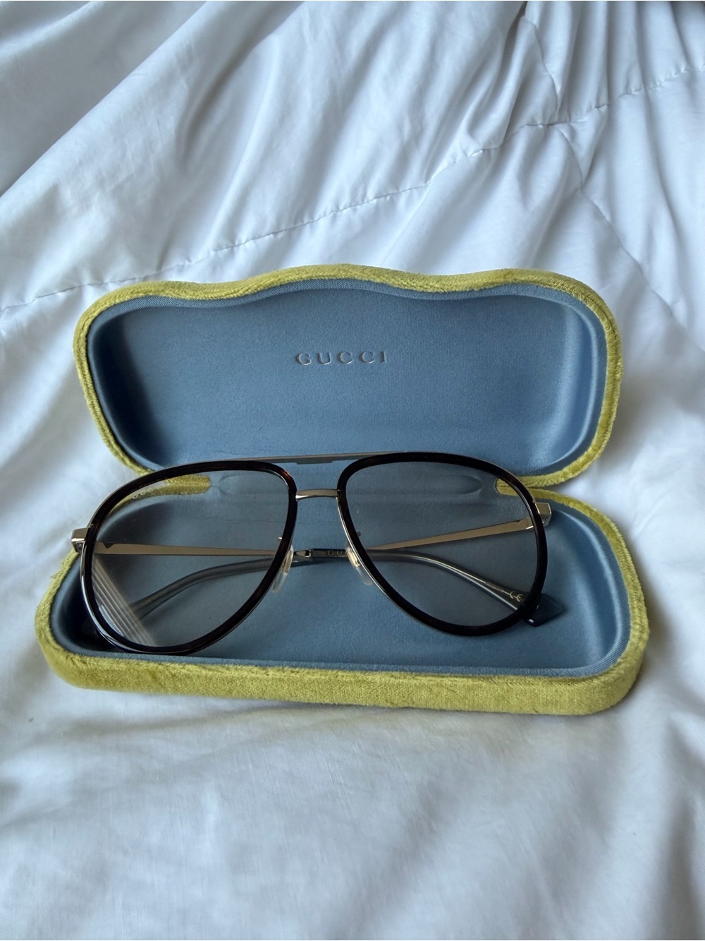 Gucci Unisex Black and Gold Aviator Sunglasses with Velvet Case